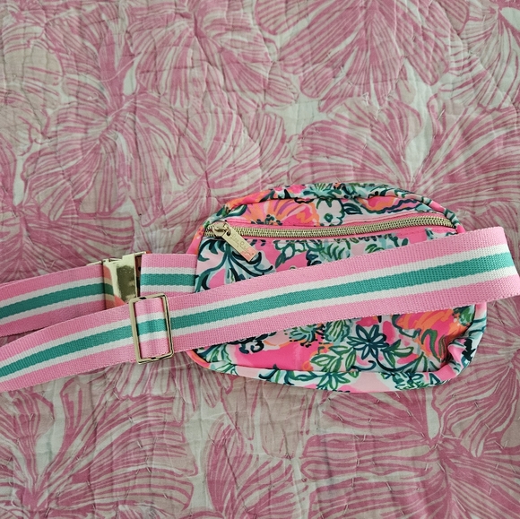 Lilly Pulitzer Belt Bag new! - Picture 3 of 9